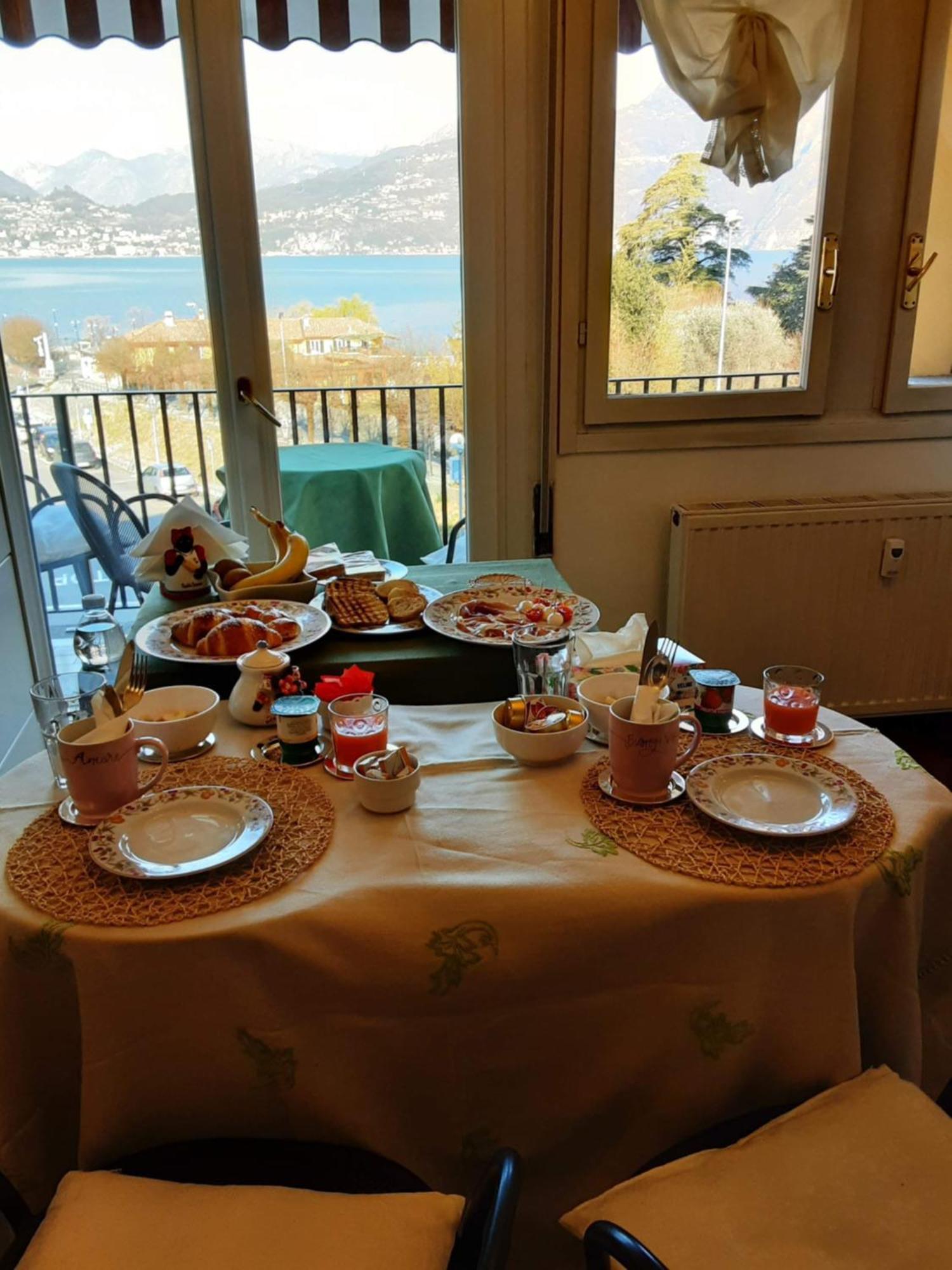 Tosca House 2 Bed and Breakfast Varenna Exteriör bild